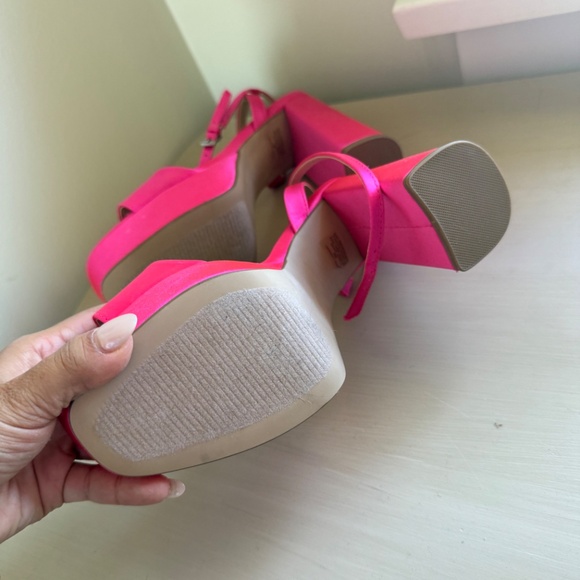 Steve Madden - Hot Pink Satin Platform Heel - Picture 5 of 10